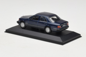 Mercedes W124 Bleu Foncé Minichamps 1:43 MB006 Métal Moulé — image 3 sur 4