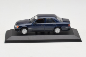 Mercedes W124 Bleu Foncé Minichamps 1:43 MB006 Métal Moulé
