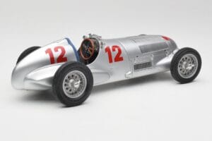 Mercedes W125 #12 R. Caracciola Grand Prix 1937 CMC 1:18 M-052 Métal Moulé — image 2 sur 6
