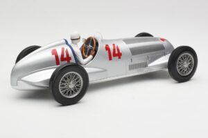 Mercedes W125 #14 Daimler-Benz AG M. von Brauchitsch 2nd Place German GP 1937 Minichamps 1:18 155373114 Métal Moulé — image 2 sur 6