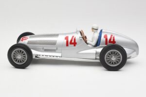 Mercedes W125 #14 Daimler-Benz AG M. von Brauchitsch 2nd Place German GP 1937 Minichamps 1:18 155373114 Métal Moulé — image 3 sur 6