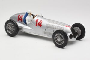 Mercedes W125 #14 Daimler-Benz AG M. von Brauchitsch 2nd Place German GP 1937 Minichamps 1:18 155373114 Métal Moulé — image 4 sur 6