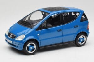 Mercedes A-Class W168 Azure Bleu Maisto 1:18 50311 Métal Moulé