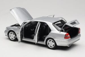 Mercedes C36 AMG W202 Silver Metallic Norev 1:18 183380 Métal Moulé — image 5 sur 8
