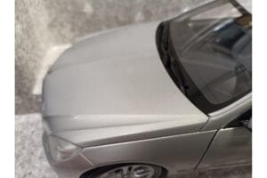 Mercedes Classe E W212 Avantgarde Iridium Argent Peinture Édition 2 Minichamps 1:18 B66960212-D2 Métal Moulé — image 8 sur 11