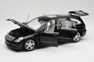 Mercedes R-Class W251 Obsidian Noir Minichamps 1:18 150034601 Métal Moulé — image 2 sur 8