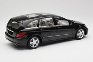 Mercedes R-Class W251 Obsidian Noir Minichamps 1:18 150034601 Métal Moulé — image 3 sur 8