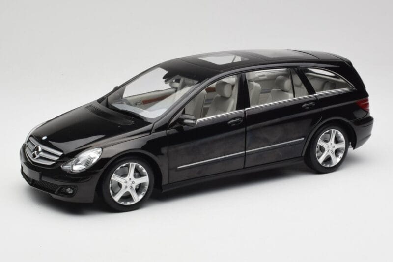 Mercedes R-Class W251 Obsidian Noir Minichamps 1:18 150034601 Métal Moulé