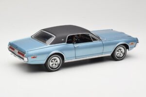 Mercury Cougar XR-7 Bleu Sun Star 1:18 1562 Métal Moulé — image 3 sur 8
