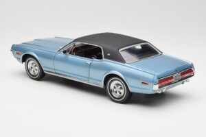 Mercury Cougar XR-7 Bleu Sun Star 1:18 1562 Métal Moulé — image 7 sur 8