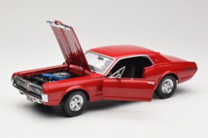 Mercury Cougar XR-7 Rouge Sun Star 1:18 1541 Métal Moulé — image 2 sur 8