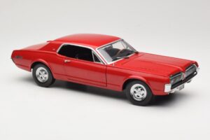 Mercury Cougar XR-7 Rouge Sun Star 1:18 1541 Métal Moulé — image 6 sur 8
