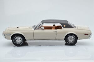 Mercury Cougar XR7-G Fawn Sun Star 1:18 1572 Métal Moulé — image 4 sur 8