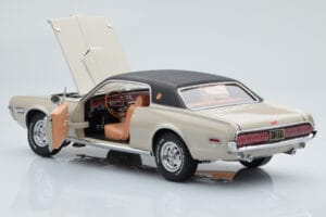 Mercury Cougar XR7-G Fawn Sun Star 1:18 1572 Métal Moulé — image 5 sur 8