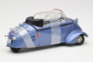 Messerschmitt KR200 Bleu Revell 1:18 08944 Métal Moulé — image 2 sur 6