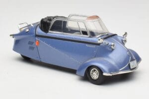 Messerschmitt KR201 Roadster Bleu Revell 1:18 08966 Métal Moulé — image 6 sur 8