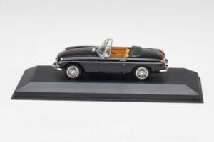 MGB Cabriolet Noir Minichamps 1:43 430131030 Métal Moulé