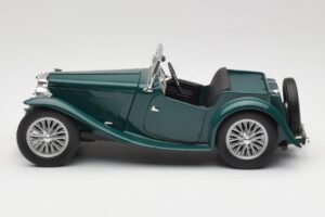 MG TC Midget Shires Green Road Legends 1:18 92468 Métal Moulé — image 4 sur 8