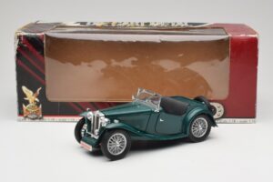 MG TC Midget Shires Green Road Legends 1:18 92468 Métal Moulé — image 8 sur 8