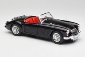 MGA English Roadster Noir Revell 1:18 84559091 Métal Moulé — image 6 sur 8