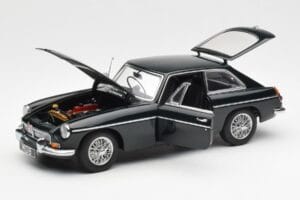 MGB GT Mk2 Coupe Racing Vert AUTOart 1:18 76602 Métal Moulé — image 2 sur 8