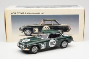 MGB GT Mk2 Nurburgring Vert AUTOart 1:18 86781 Métal Moulé — image 8 sur 8