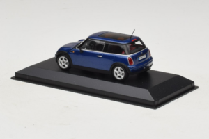 Mini Cooper Cabriolet Bleu Minichamps 1:43 80420309092-R1 Métal Moulé — image 3 sur 5