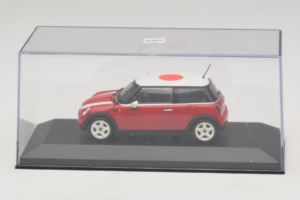 Mini Cooper Rouge Avec Drapeau du Japon Minichamps 1:43 80420309024-R1 Métal Moulé — image 4 sur 5