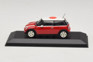 Mini Cooper Rouge Avec Drapeau du Japon Minichamps 1:43 80420309024-R1 Métal Moulé