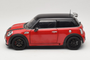 Mini Cooper John Cooper Works R56 Rouge & Noir Kyosho 1:18 80430419909 Métal Moulé — image 4 sur 8