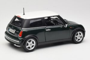 Mini Cooper Mk7 Vert Maisto 1:18 7271336 Métal Moulé — image 3 sur 8