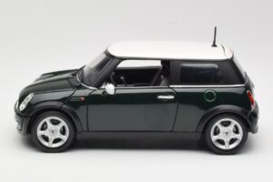 Mini Cooper Mk7 Vert Maisto 1:18 7271336 Métal Moulé — image 4 sur 8