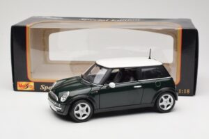 Mini Cooper Mk7 Vert Maisto 1:18 7271336 Métal Moulé — image 8 sur 8