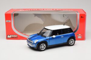 Mini Cooper R50 Bleu avec Toit Blanc Mondo Motors 1:18 MINI004 Métal Moulé — image 8 sur 8