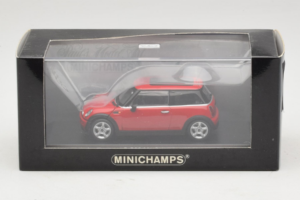 Mini Cooper Rouge Minichamps 1:43 MINI010 Métal Moulé — image 4 sur 4