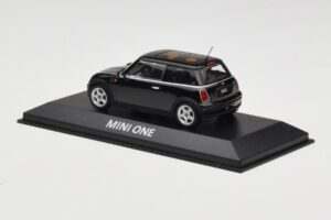 Mini One R50 Noir Avec Toit Noir Minichamps 1:43 MINI005 Métal Moulé — image 3 sur 5