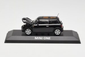 Mini One R50 Noir Avec Toit Noir Minichamps 1:43 MINI005 Métal Moulé — image 5 sur 5