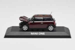 Mini One R50 Rouge Foncé Avec Toit Noir Minichamps 1:43 MINI008 Métal Moulé — image 5 sur 5
