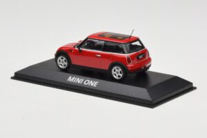 Mini One R50 Rouge Avec Toit Rouge Minichamps 1:43 MINI001 Métal Moulé — image 3 sur 5
