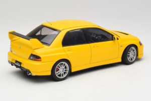 Mitsubishi Lancer Evolution IX GSR Jaune AUTOart 1:18 77192 Métal Moulé — image 3 sur 8