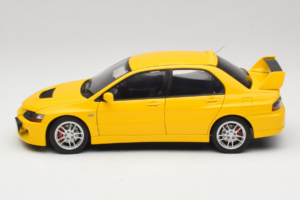 Mitsubishi Lancer Evolution IX GSR Jaune AUTOart 1:18 77192 Métal Moulé — image 4 sur 8
