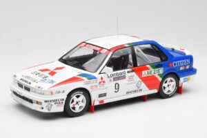 Mitsubishi Galant VR-4 #9 K. Eriksson / S. Parmander RAC Rally 1990 IXO 1:18 18RMC192A Métal Moulé