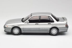 Mitsubishi Galant VR-4 Argent IXO 1:18 18CMC191 Métal Moulé — image 3 sur 6