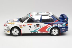 Mitsubishi Lancer Evo 3 Group A #4 T. Makinen / S. Harjanne Rally Australia 1996 Otto 1:18 OT475 Résine — image 3 sur 6