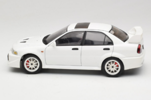 Mitsubishi Lancer Evo VI Tommi Makinen Edition Blanc AUTOart 1:18 77157 Métal Moulé — image 4 sur 8