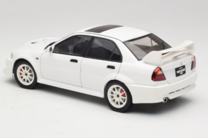 Mitsubishi Lancer Evo VI Tommi Makinen Edition Blanc AUTOart 1:18 77157 Métal Moulé — image 7 sur 8