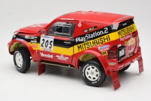 Mitsubishi Pajero Rallye Raid #205 Paris-Dakar Rally 2001 Solido 1:18 9022 Métal Moulé — image 7 sur 8