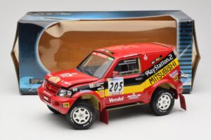 Mitsubishi Pajero Rallye Raid #205 Paris-Dakar Rally 2001 Solido 1:18 9022 Métal Moulé — image 8 sur 8
