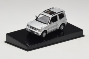 Mitsubishi Pajero SWB Argent AUTOart 1:43 57113 Métal Moulé — image 2 sur 4