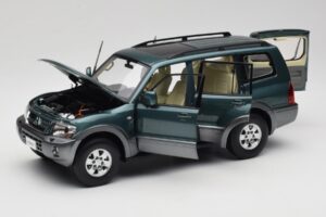 Mitsubishi Pajero V73 Vert YC Model 1:18 241218040101010215 Métal Moulé — image 2 sur 8